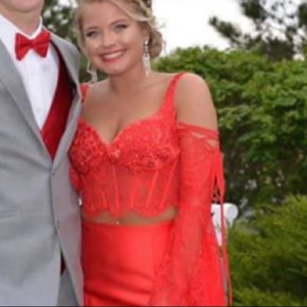 Prom/formal dresses - Picture 3 of 7